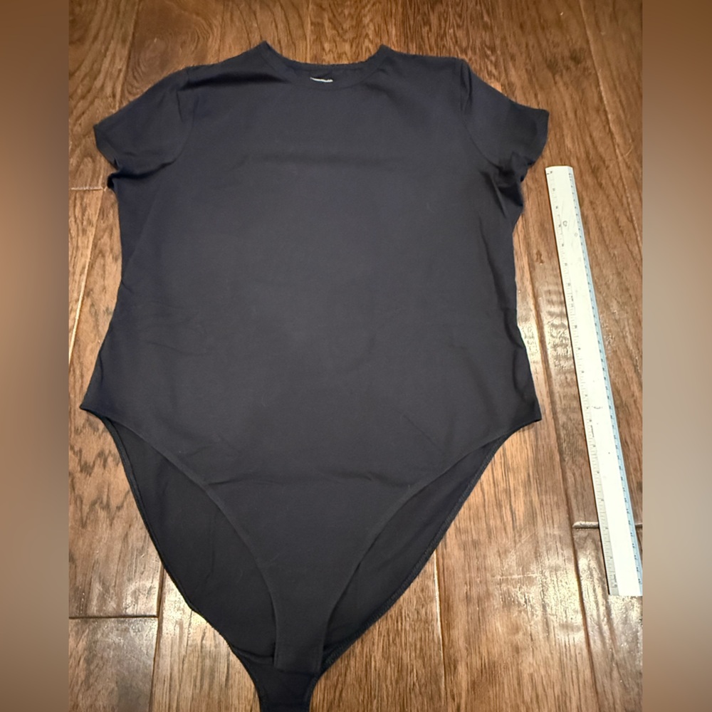 Amazon Essentials Black Sleeveless Bodysuit
